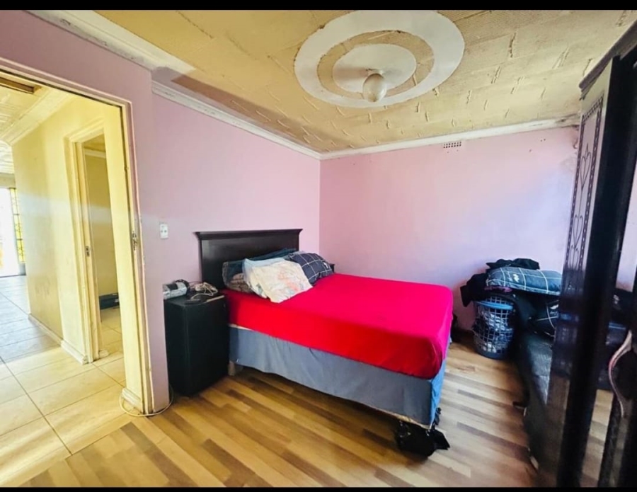 3 Bedroom Property for Sale in Umrhabulo Triangle Western Cape